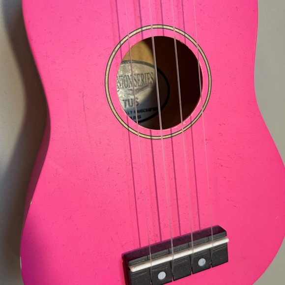 COPY - 🌺Pink Ukulele - Picture 3 of 4
